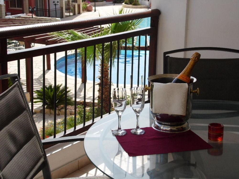 Adriana Holiday Resort Paphos Exterior foto